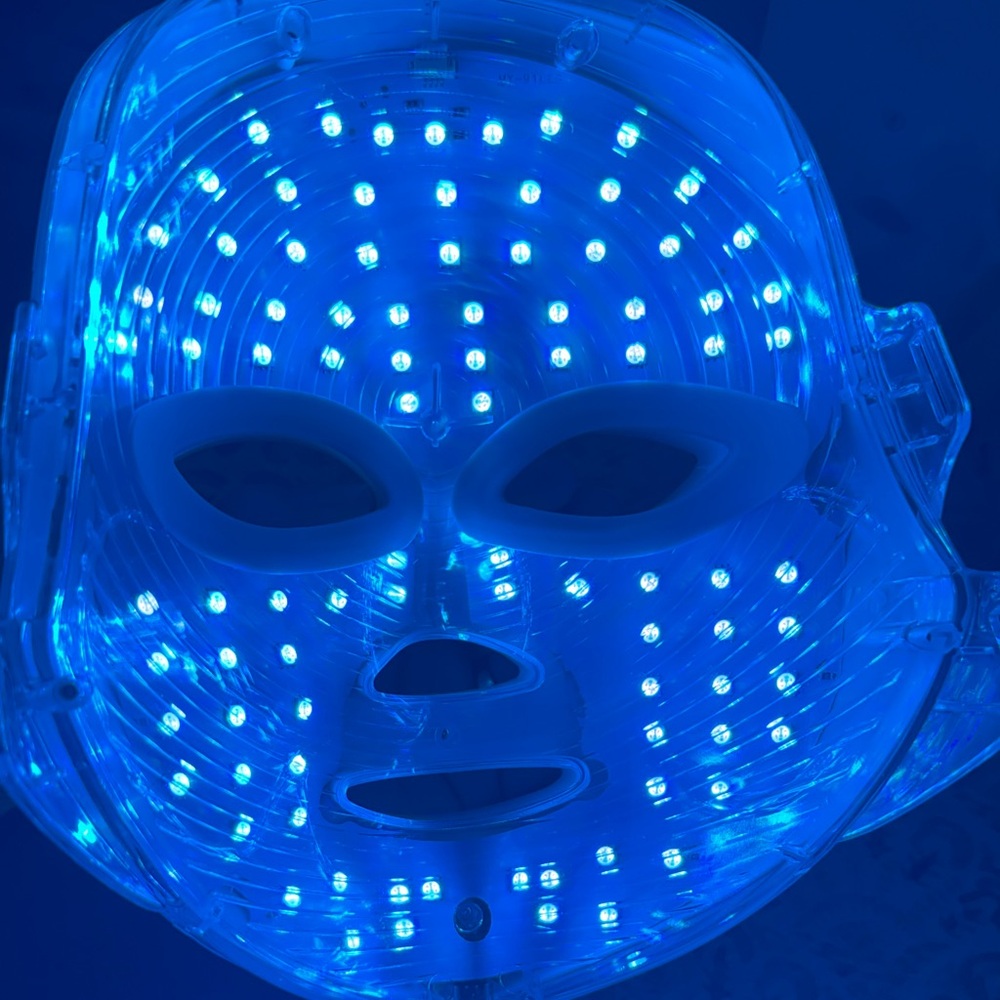 7-Color Facial Mask, Rechargeable Light Mask for Face Beauty Instrument - Picture 12 of 15